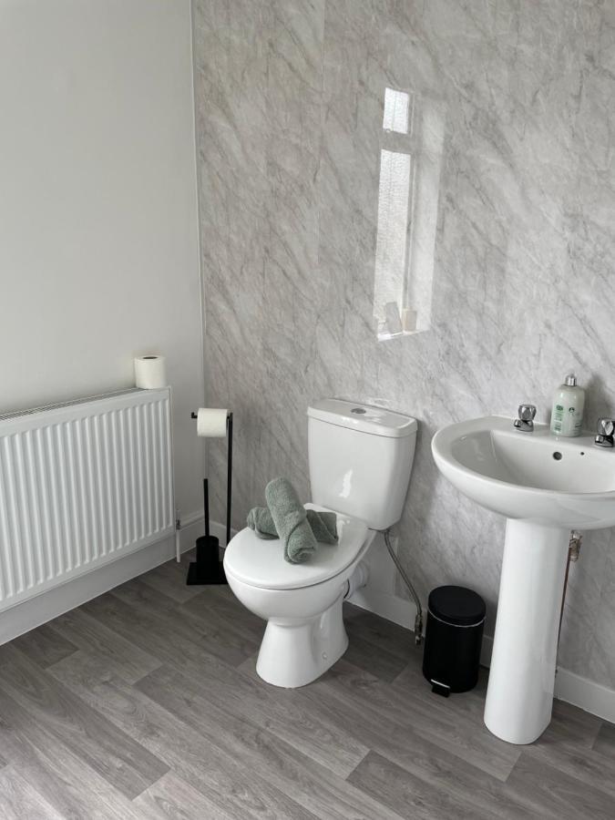 Comfy Home For Contractors And Families With Free Parking - Sage View Aldershot Kültér fotó