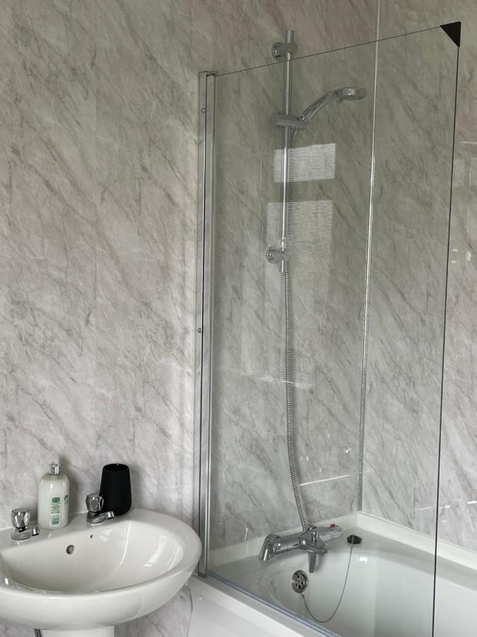 Comfy Home For Contractors And Families With Free Parking - Sage View Aldershot Kültér fotó