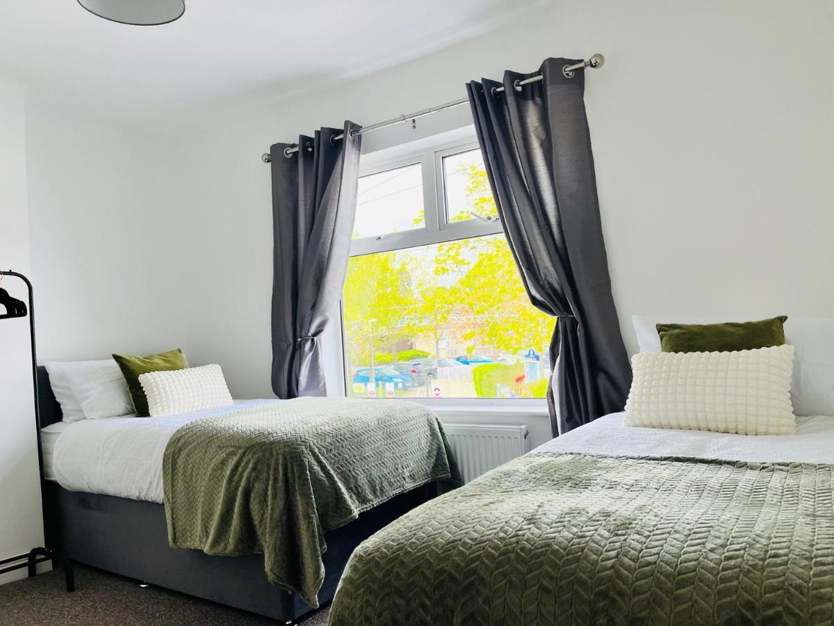 Comfy Home For Contractors And Families With Free Parking - Sage View Aldershot Kültér fotó